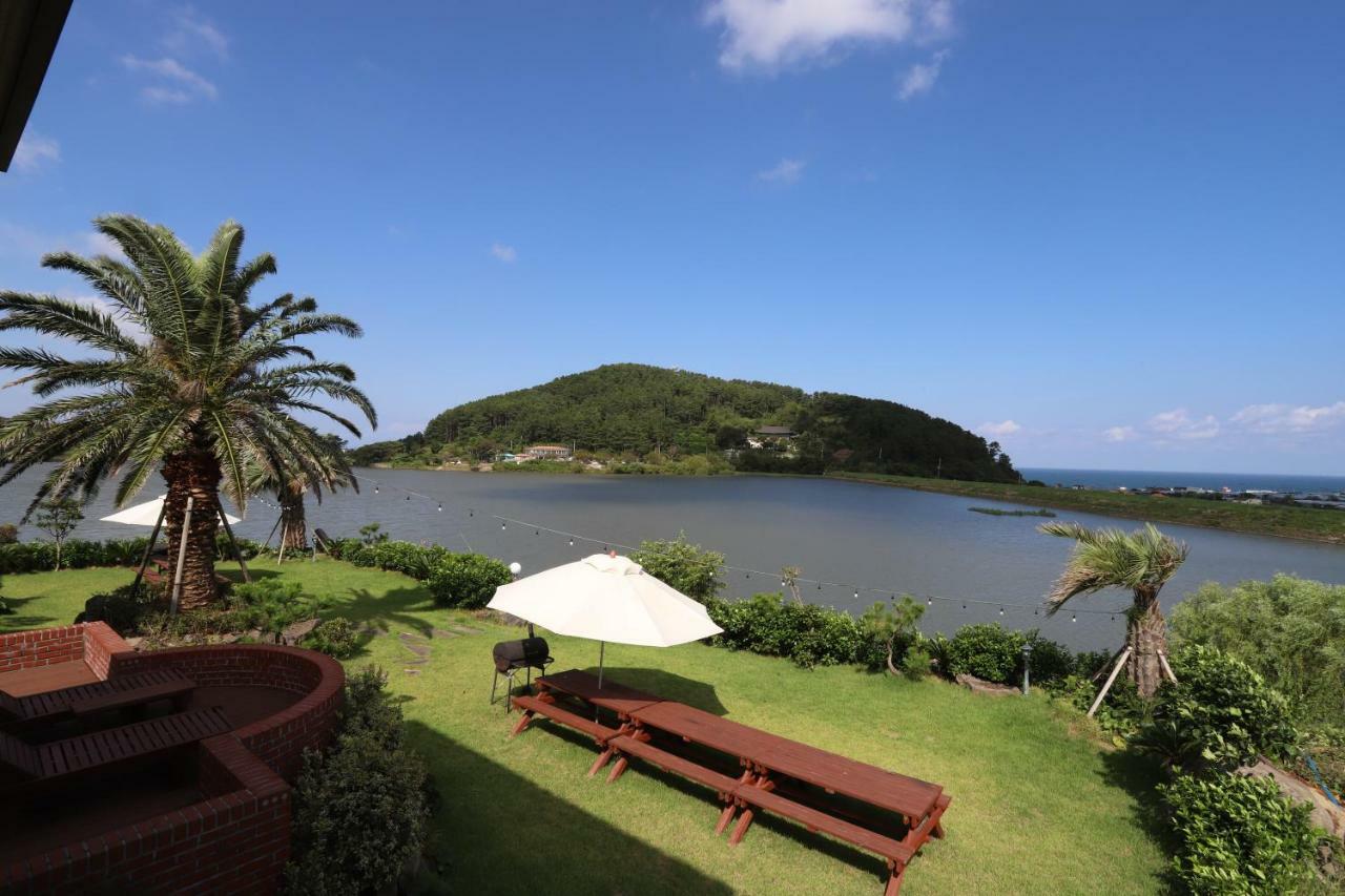 Jeju Lake Pension Eksteriør bilde