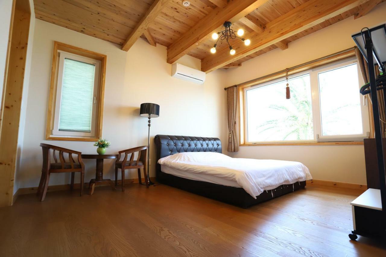 Jeju Lake Pension Eksteriør bilde